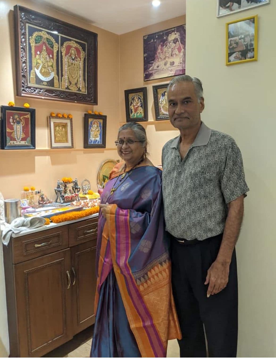 Mrs Urvashi Agarwal & Mr Badri Agarwal, Major Supporters